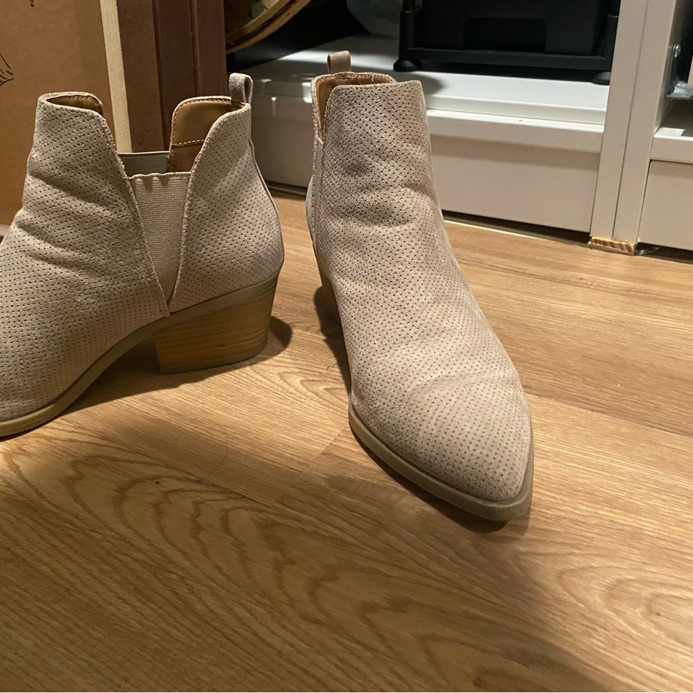Universal thread booties - Picture 2 of 3